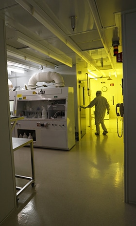 Inside of the University of New Mexico Center for High Tech Materials (CHTM) laboratory