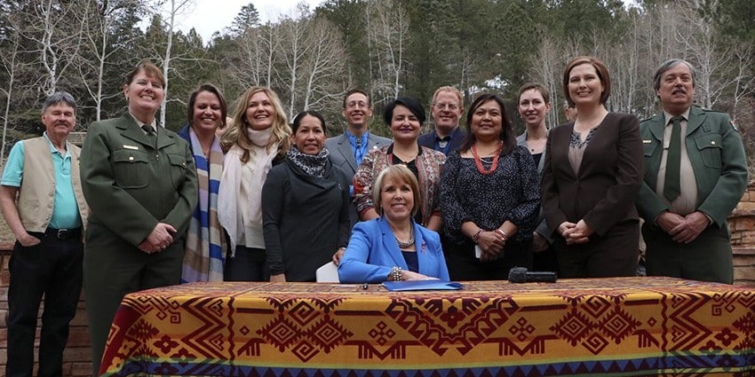 Governor signing an initiative